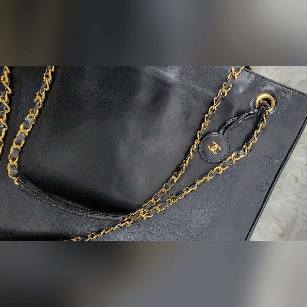 โจ Chanel Vintage Black Leather Tote โ Timeless Elegance โจ - Picture 9 of 12